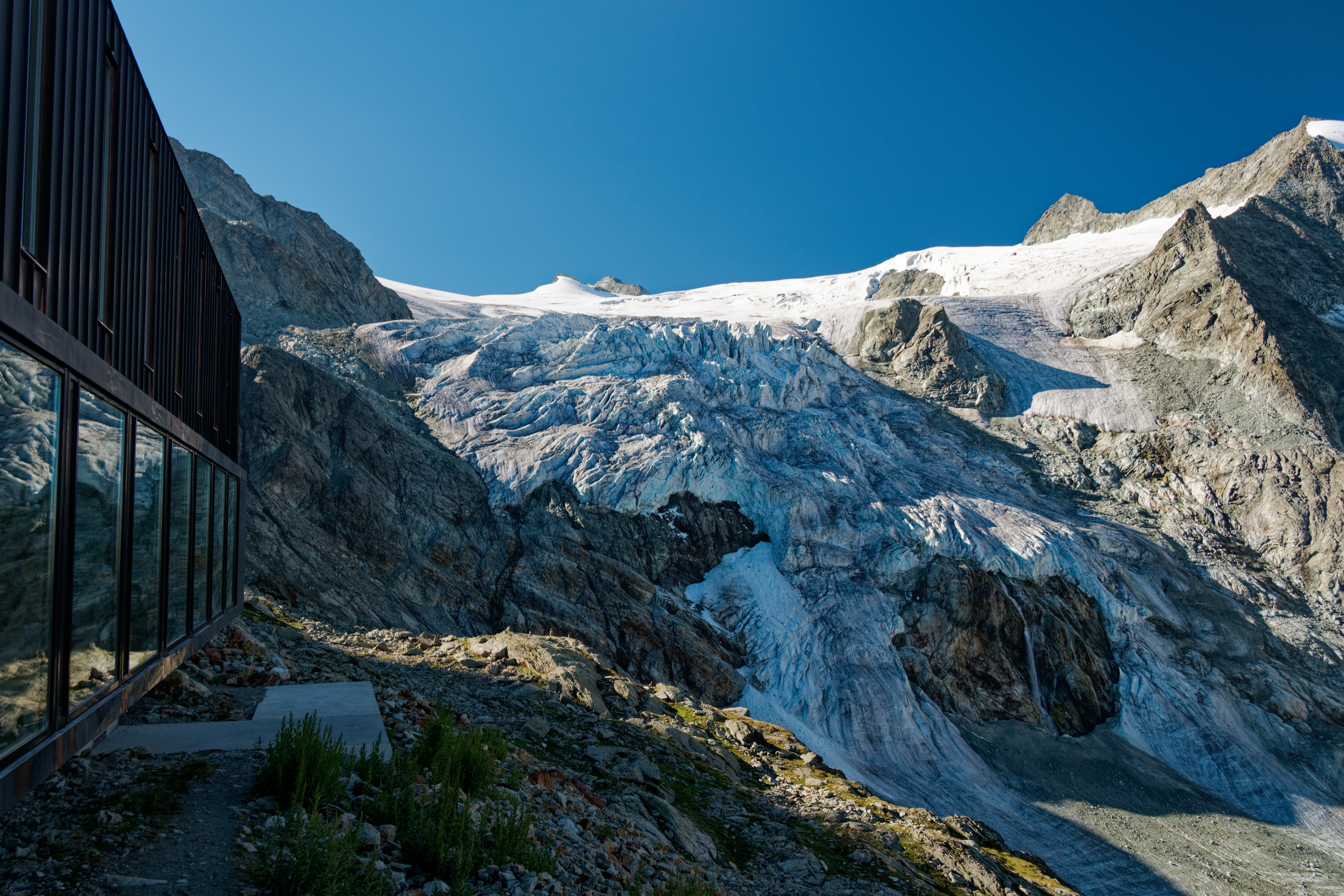 Galcier at Cabane de Moiry