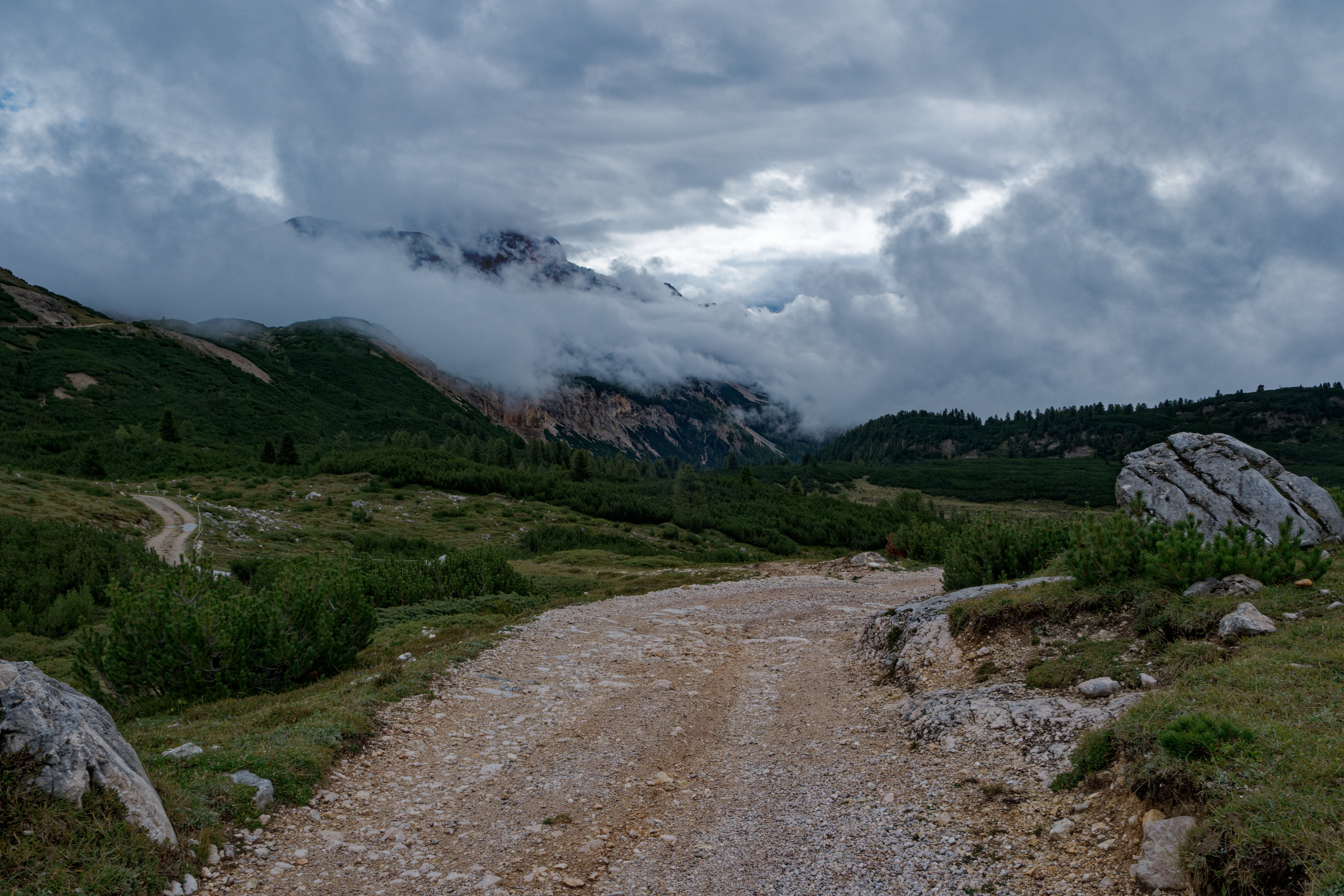 Descending from the Sennes plateau